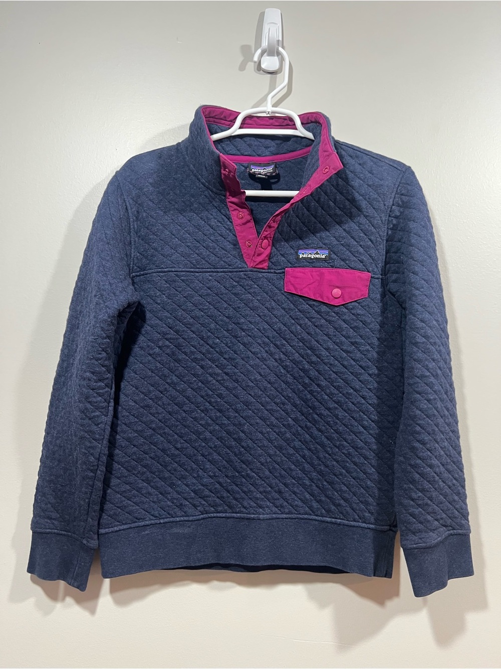 Patagonia Quilted Navy Pullover with Magenta Trim Small